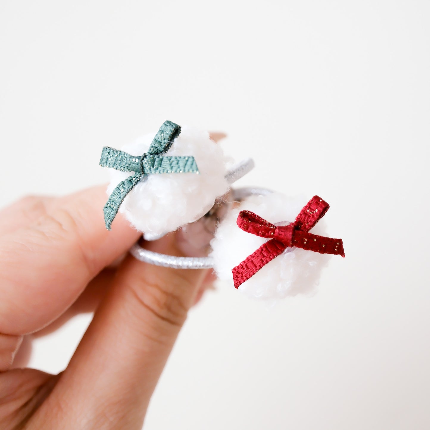 Holiday Charm Hair Ties | Snowberry Bow