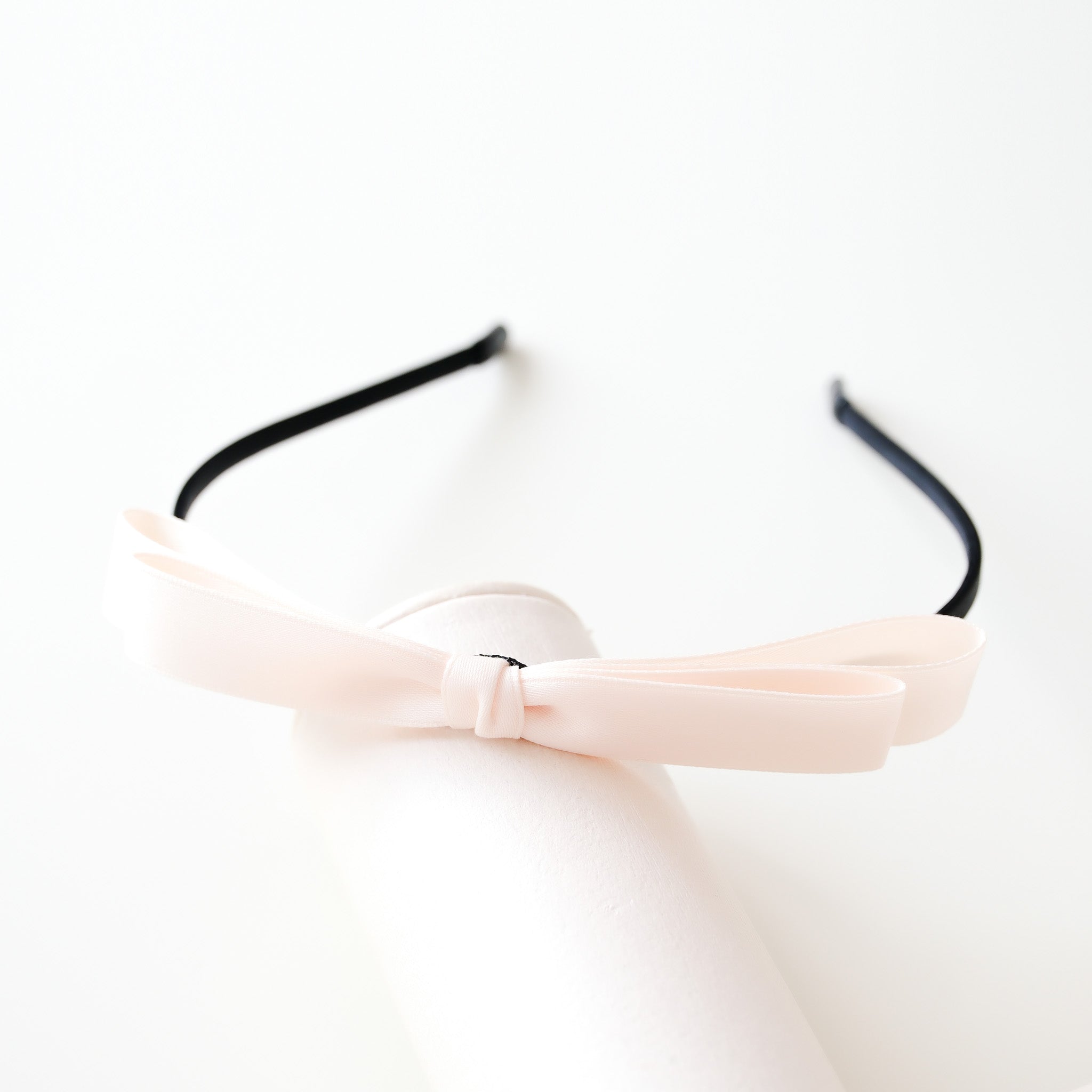 Roxana Hairband | Milk Lace
