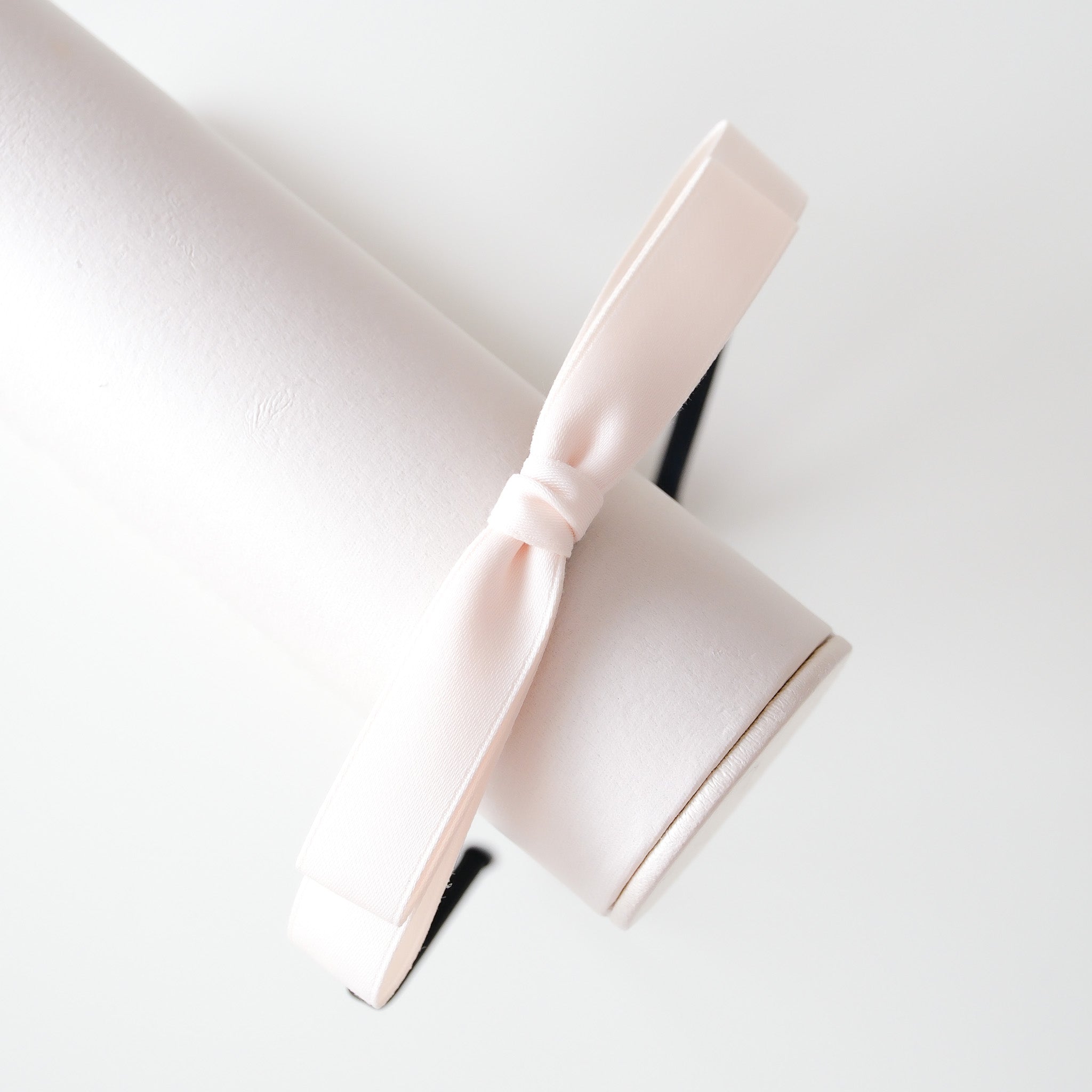 Roxana Hairband | Milk Lace